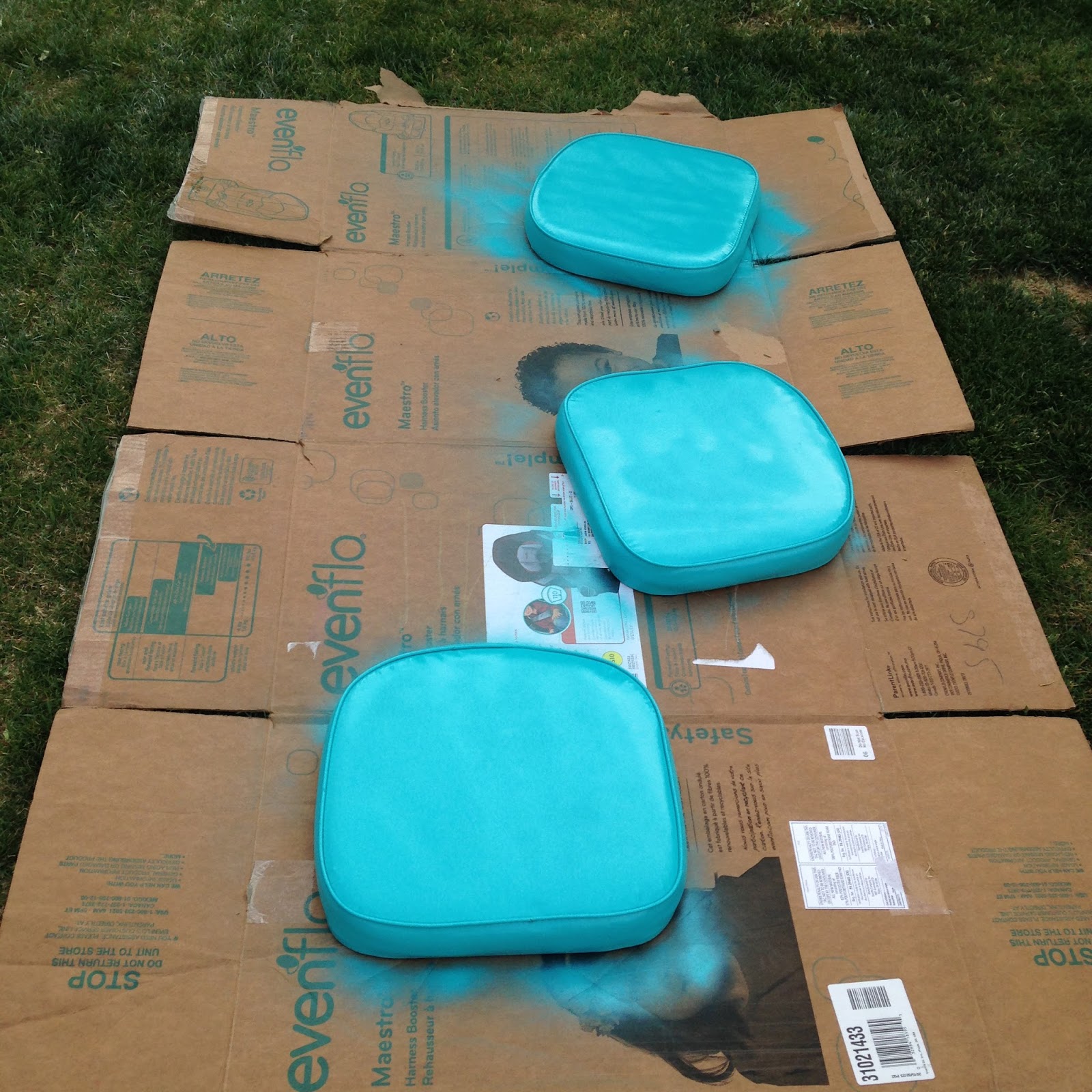 How to Make Over a Vintage Vinyl Set (using Spray Paint & Mod