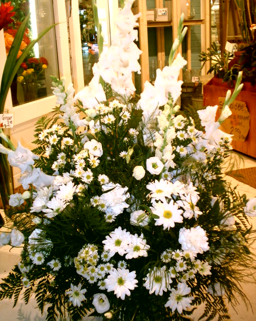 montreal funeral flowers,montreal florist, fleuriste stlaurent, Quebec