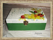 Caja de madera decorada