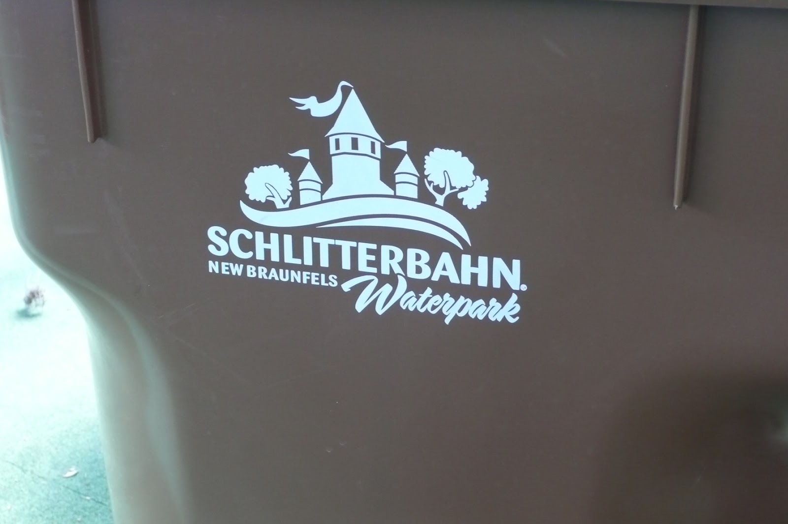 Follow The Yellow Brick Road It S Schlitterbahn