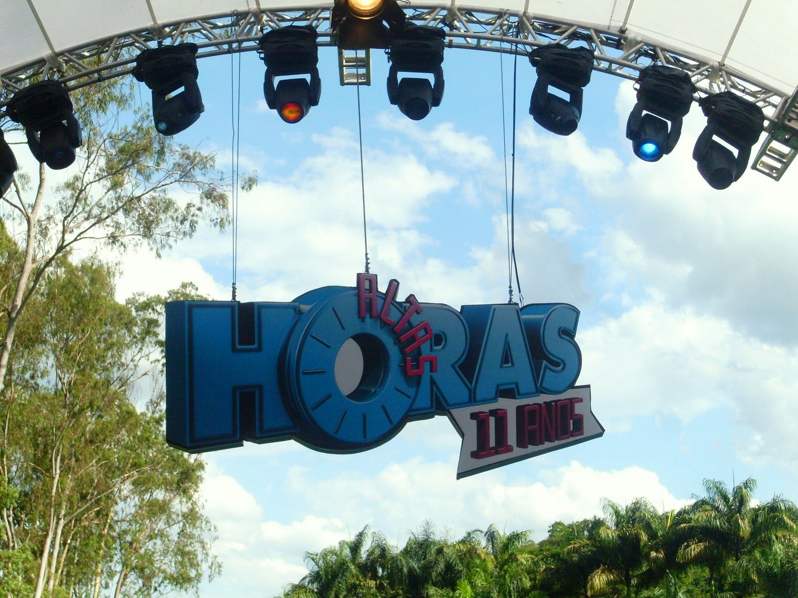 CAFÉ COM NOTÍCIAS: Altas Horas comemora 11 anos no ar com musicais ao 