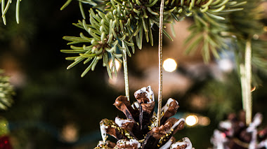 Piñas decoradas para Navidad