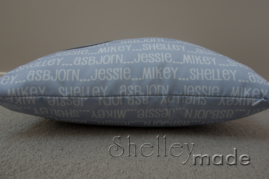 Shelley Made Hidden Zipper Pillow Tutorial