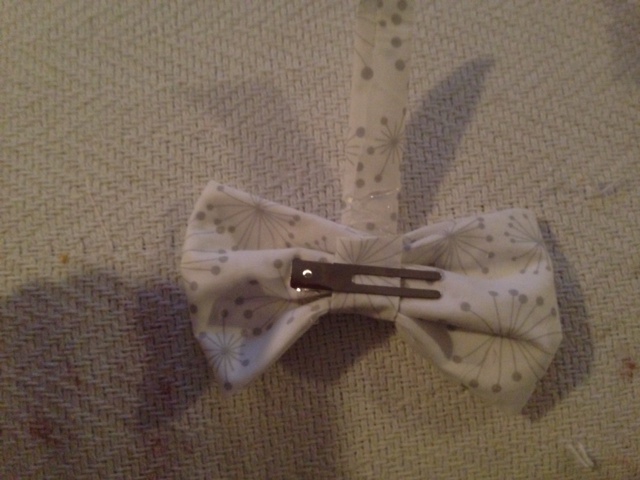 how much fabric to make a bow tie