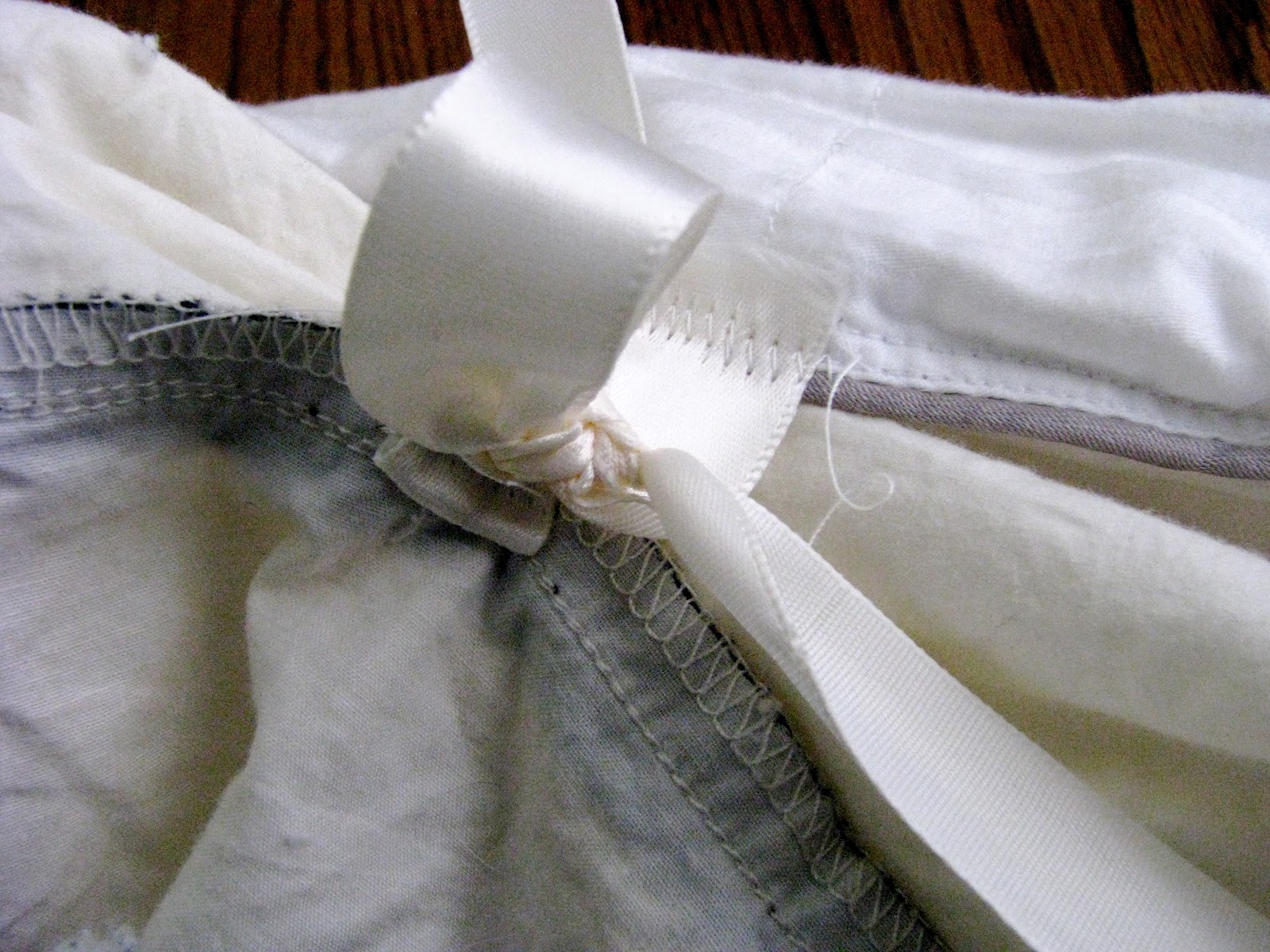 that's mellifluous! DIY keep your duvet in place!