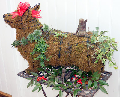 Corgis In My Garden: Corgi Topiary