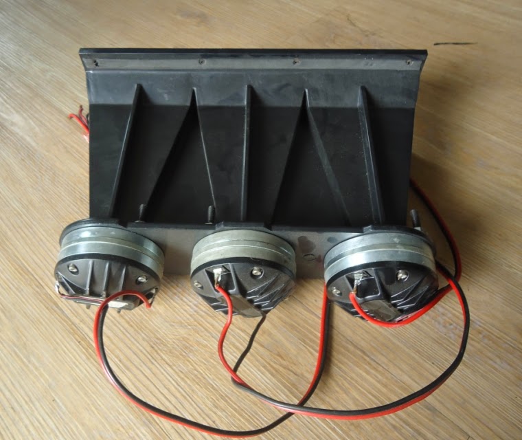 empty line array cabinets