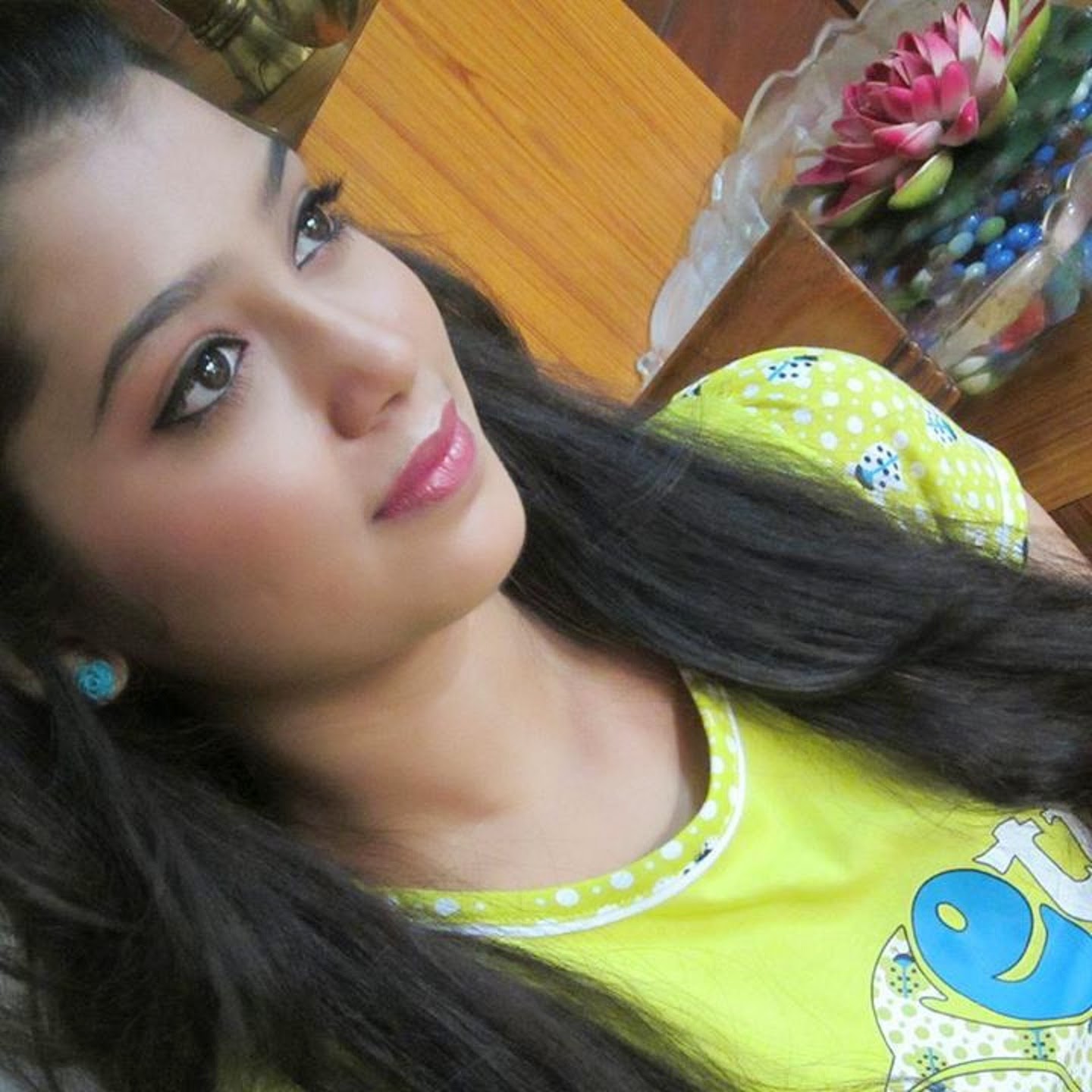 Digangana Suryavanshi sweet beautiful hot sexy look image Veera: Ek