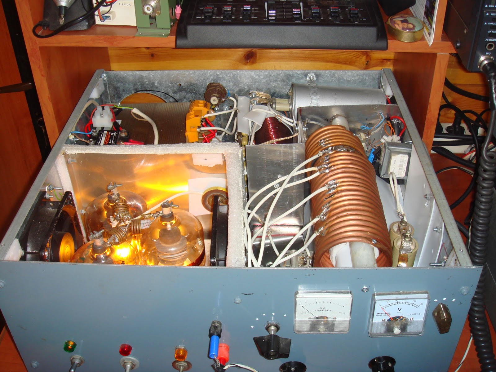 SV1DOQ HF LINEAR AMPLIFIER 3CX15000 A7 OUTPUT MORE THAN 6,5KW, 200W,IN