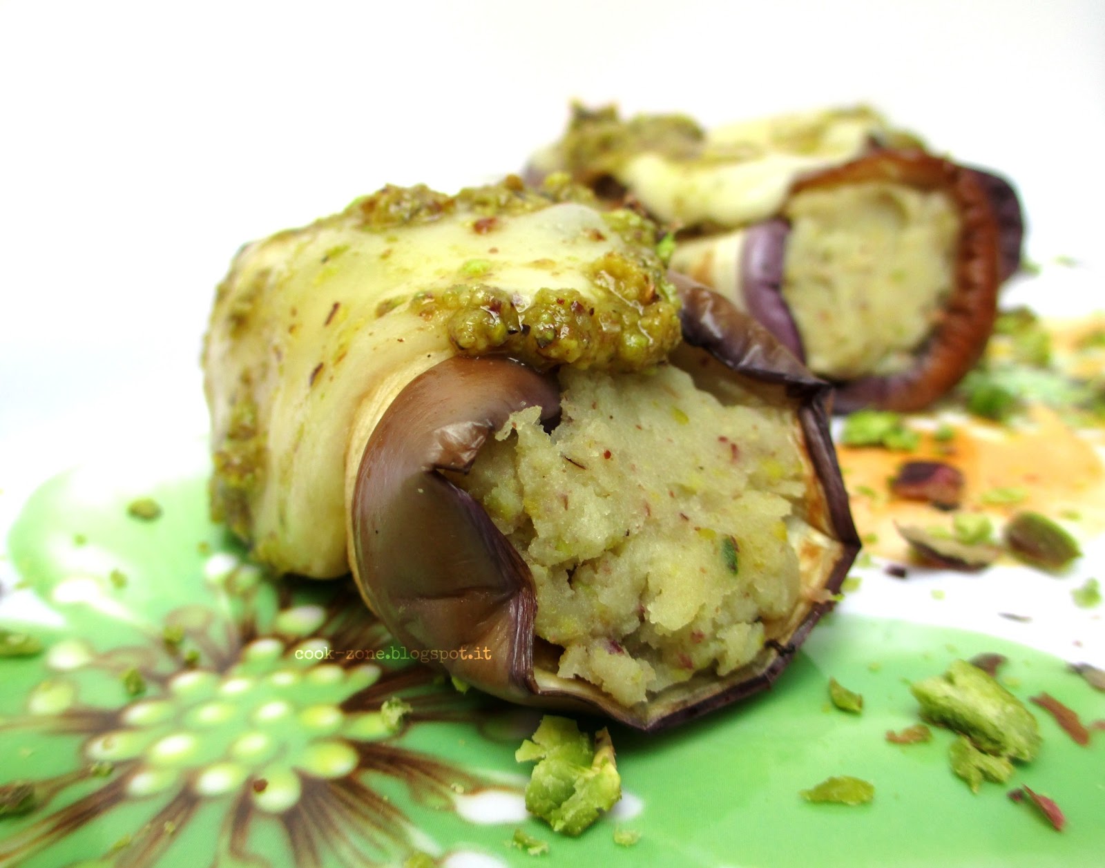 Involtini di melanzane con purè al pesto di pistacchio da CoOk ZoNe su