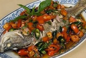 Cara Membuat Ikan Mas Bumbu Rujak Masakan Simbok