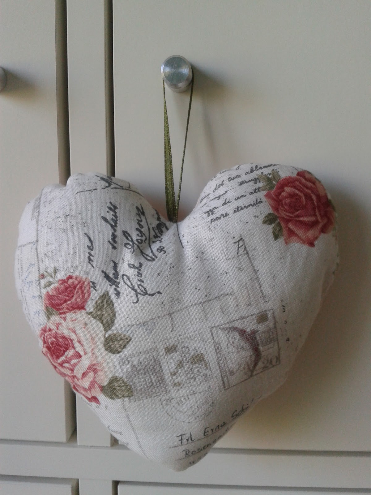 Con encanto . . .: Corazones de tela