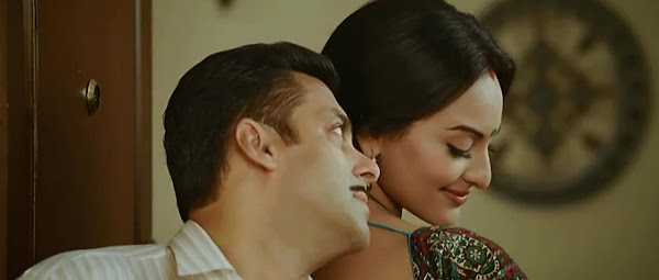 Screen Shot Of Hindi Movie Dabangg 2 (2012) Download And Watch Online Free at worldfree4u.com