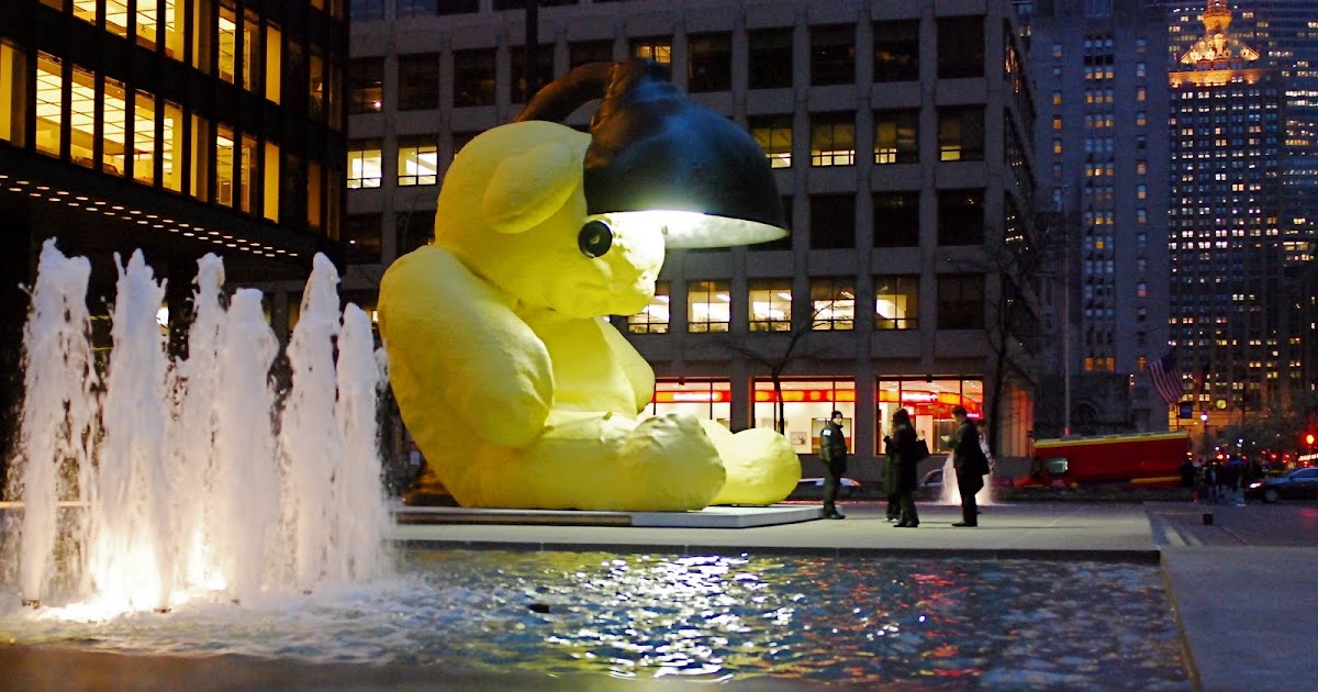NYC ♥ NYC Giant Yellow Teddy Bear Sculpture By Urs Fischer At Seagram