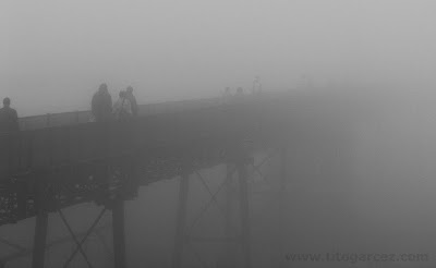 Passarela da antiga estação ferroviária de Paranapiacaba - Por Tito Garcez Passarela da antiga estação ferroviária de Paranapiacaba sob neblina