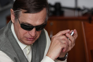 a blind person using the blindshell interface on his phone