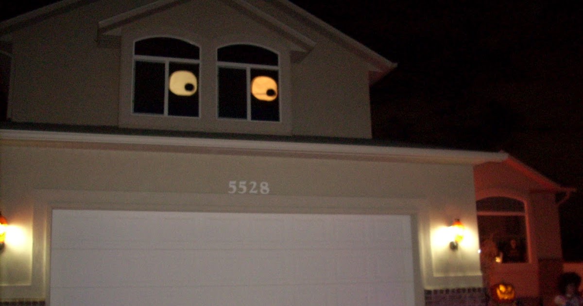 The Fully Fed Recipes DIY Halloween window eyes