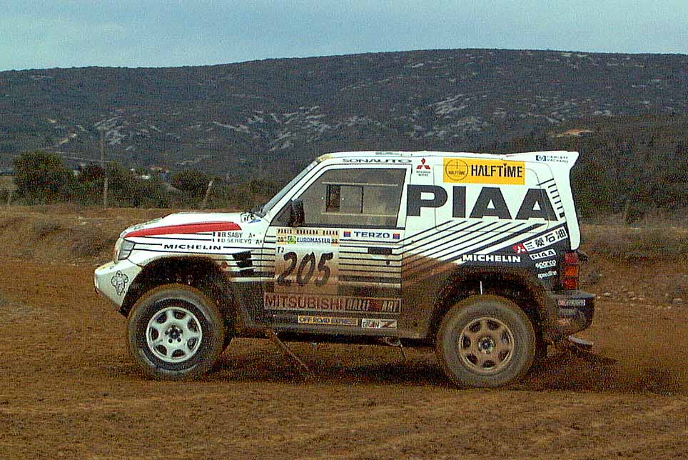 AUTOS A ESCALA MITSUBISHI MONTEROPAJERO PARISDAKAR 1998