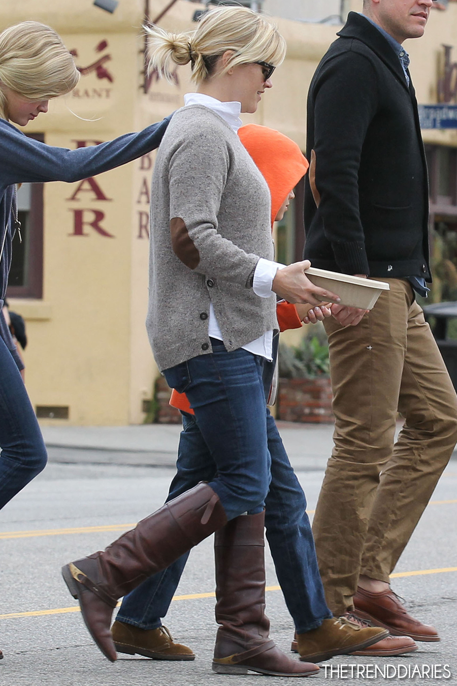 Reese Witherspoon at Axe Restaurant in Venice, California - December 2, 2012