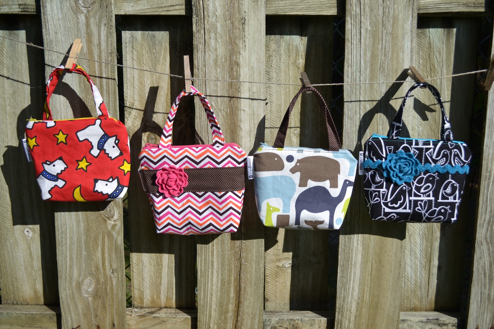 Blue Susan makes Zippered Toy Tote Love