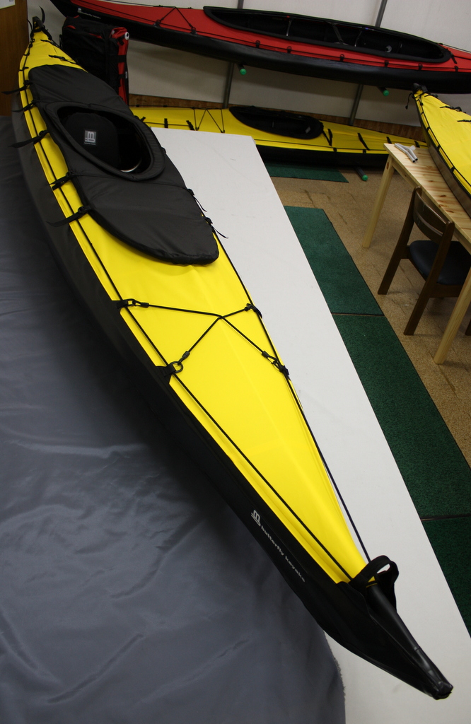 フォールディングカヤックビルダー クルーソータンデム４６０ イエロー シングルボトムリブ装着時