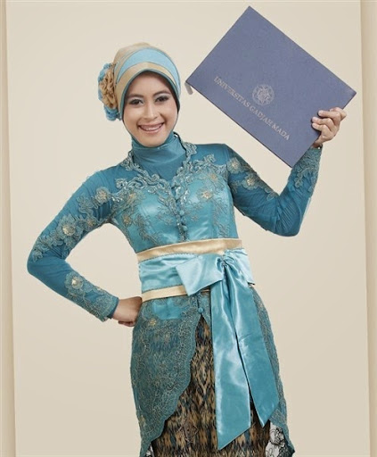 kebaya muslim untuk wisuda terbaru 2017/2018 kebaya muslim untuk wisuda terbaru 2017/2018