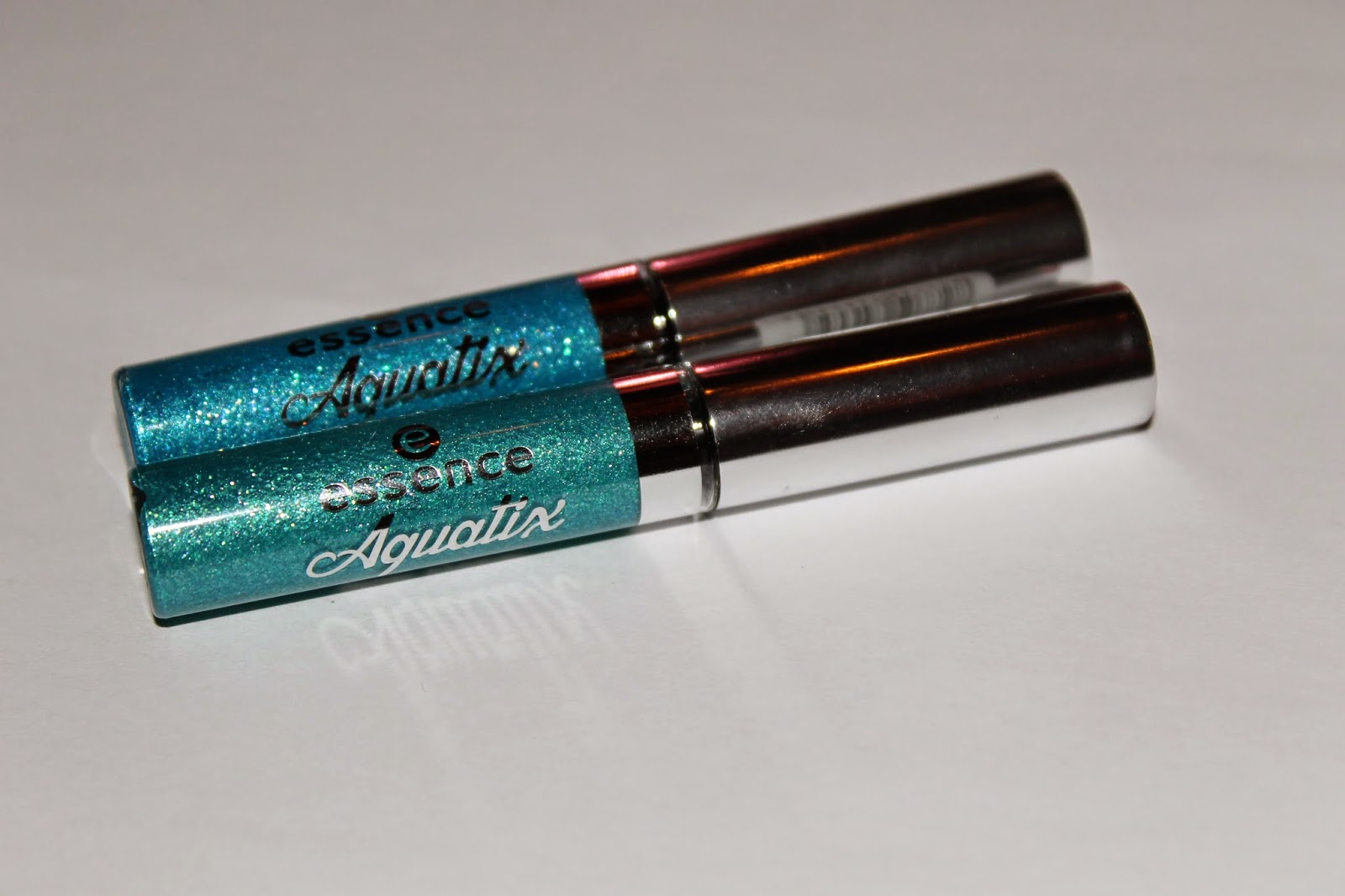 Testbericht Essence Aquatix Glitter Eyeliner aufgerouget