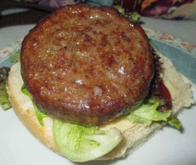 FOODSTUFF FINDS Wagyu Beef Burgers (Aldi) [By cinabar]