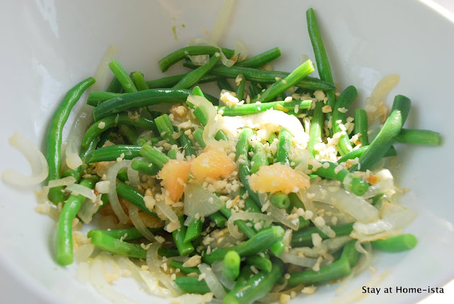 Spring green bean salad with onions, grapefruit and macadamias