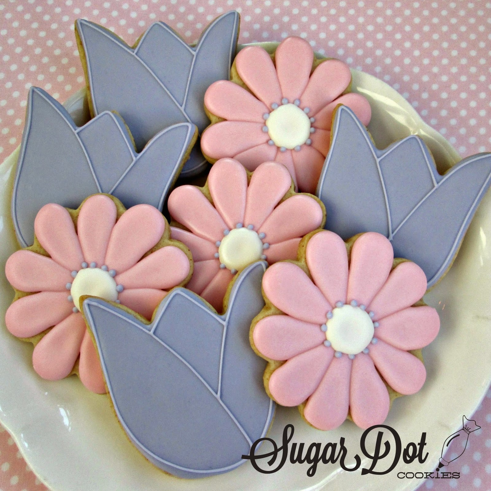 sugar+dot+cookies+decorated+with+royal+icing+flower+daisy+tulip.JPG