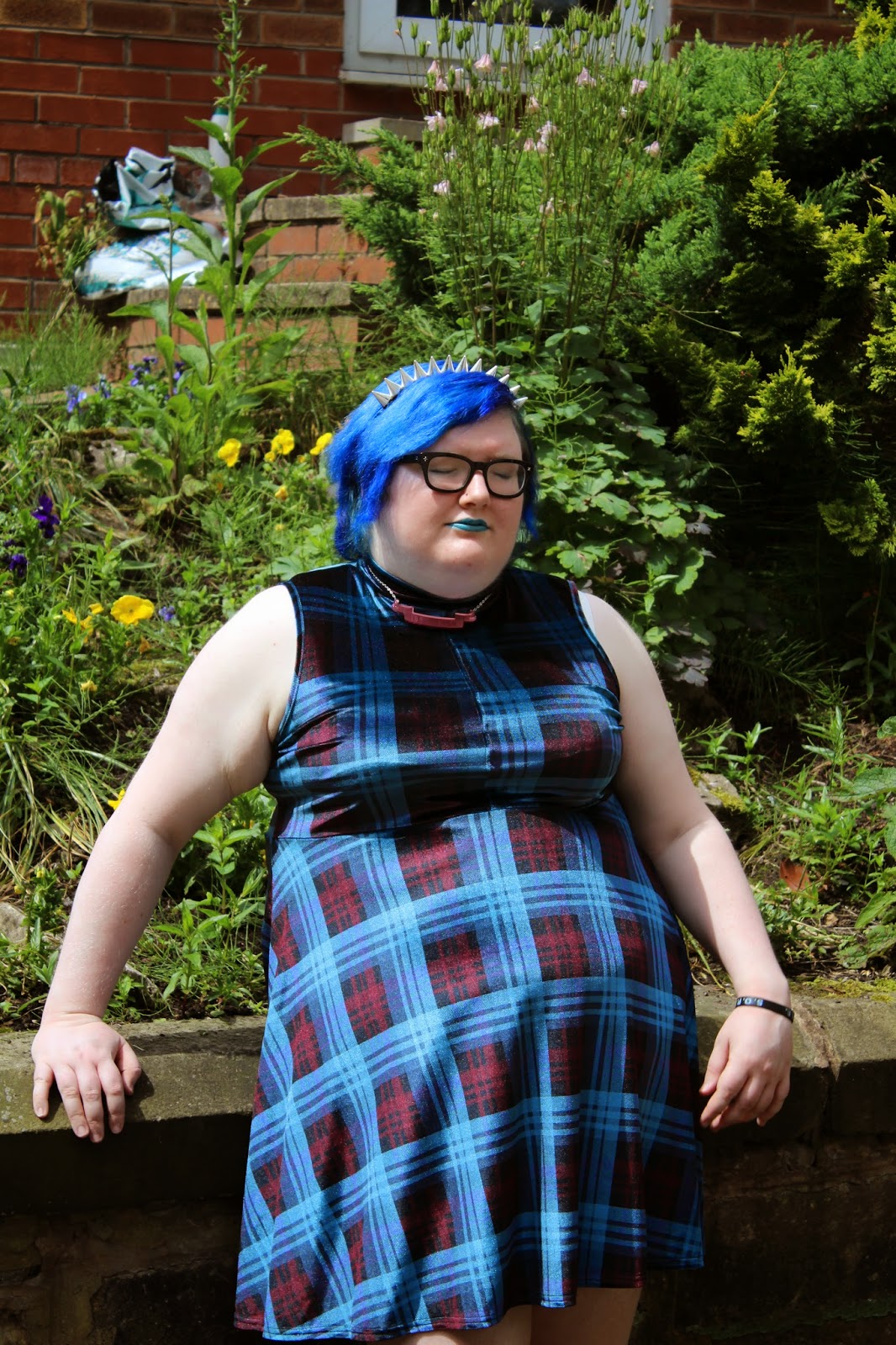 New Fat Barbie doll comes with collapsible wall, forklift and crane to take her to the hospital