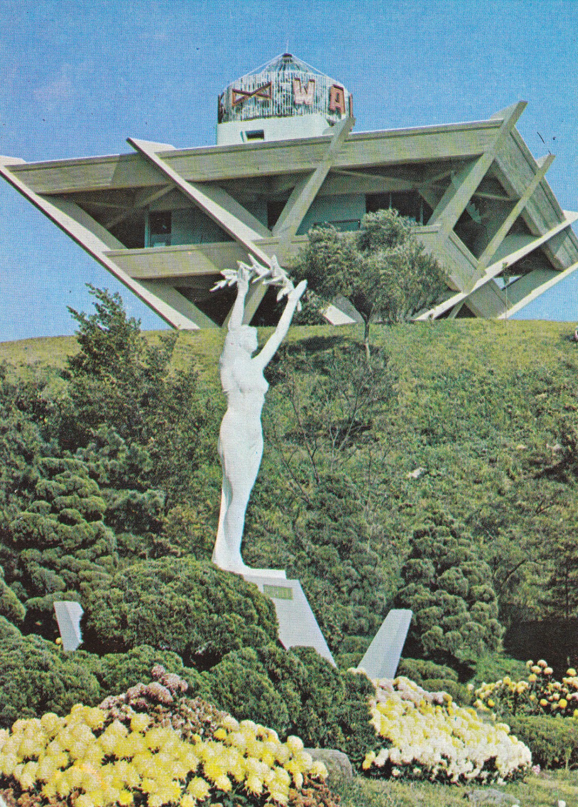 POSTALES INVENTADAS 1190. Hilltop Bar at Walker Hill Hotel, Seoul, Korea