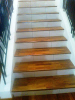 contoh pemasangan Parket Lantai kayu di area Tangga
