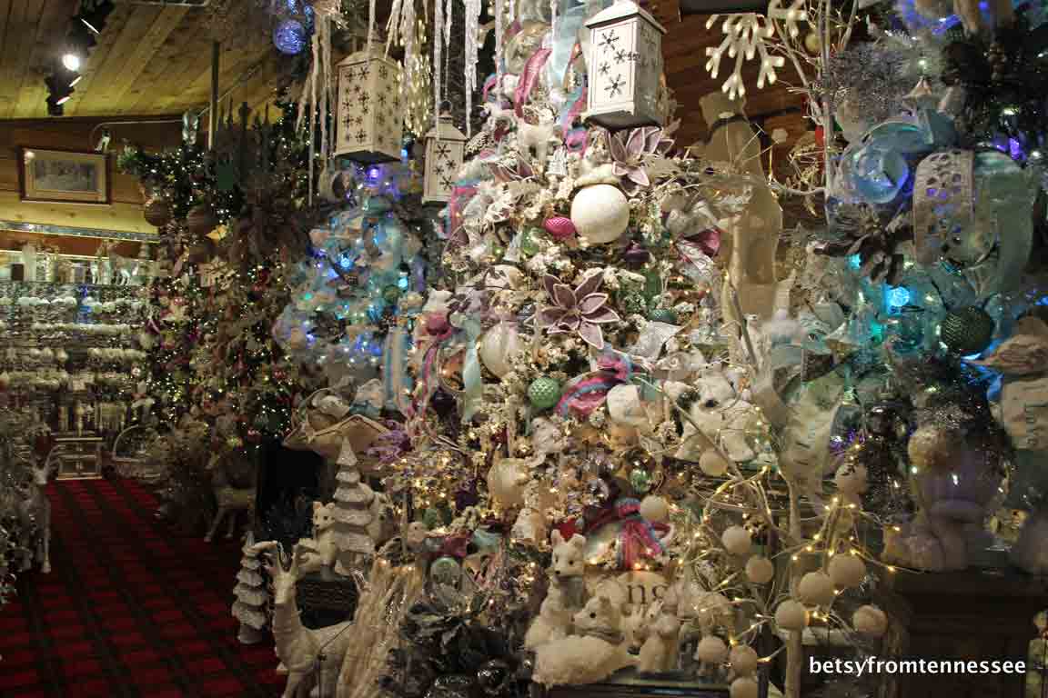 JOYFUL REFLECTIONS Christmas at Callahan's in Calabash, North Carolina