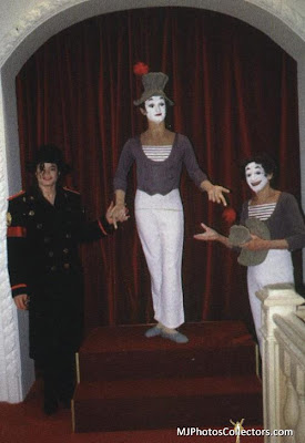 Michael Jackson em Visita ao Museu Grevin na França Michael+jackson+grevin+%281%29