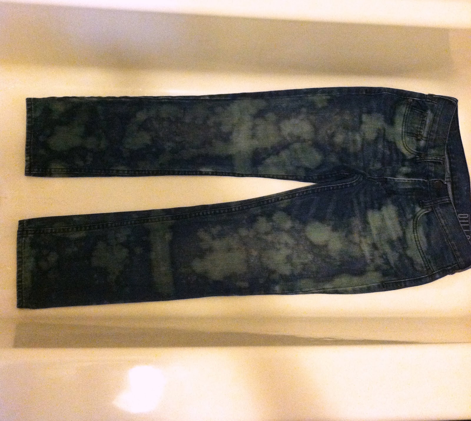 WobiSobi Bleached Jeans DIY.