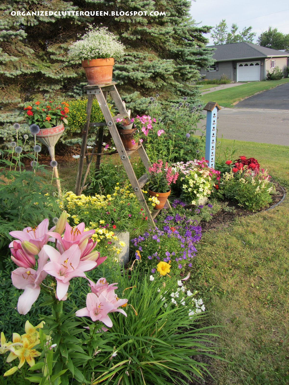 The Front Yard Flower Border | Organized Clutter