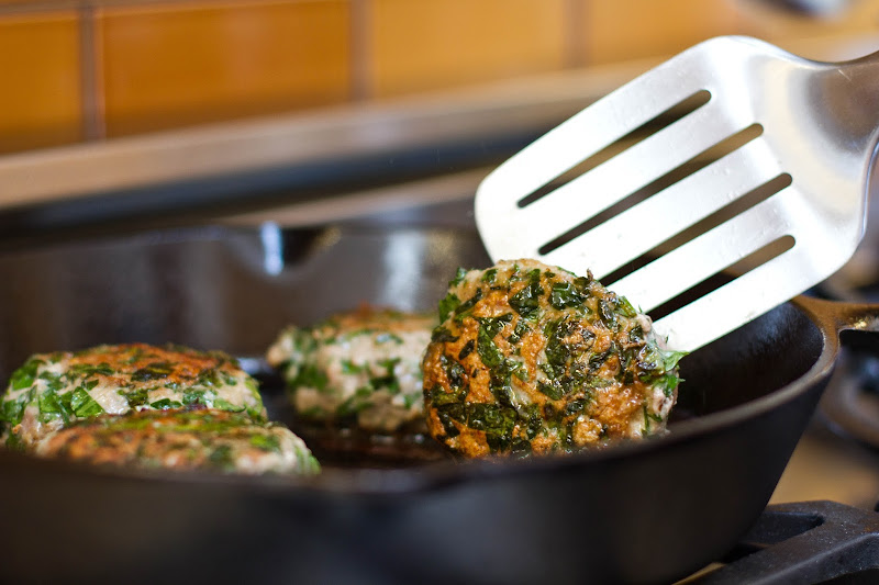 Bon Appétempt TurkeyParsley Burgers