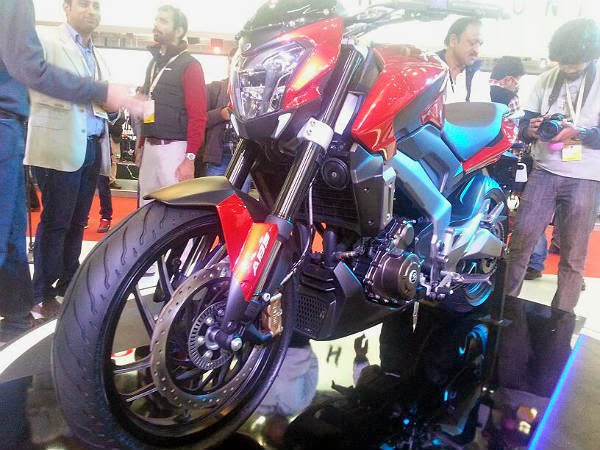 Foto: Bajaj Pulsar SS400 & Bajaj Pulsar CS400 Terbaru 2014 title=