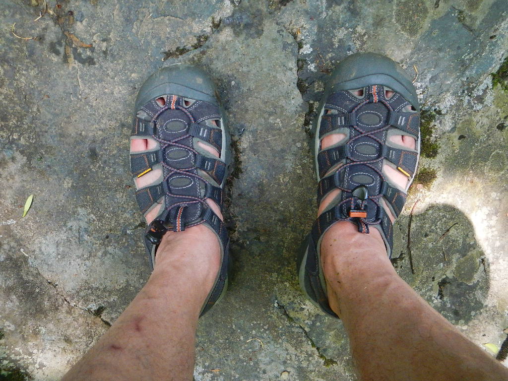 hiking in keen sandals