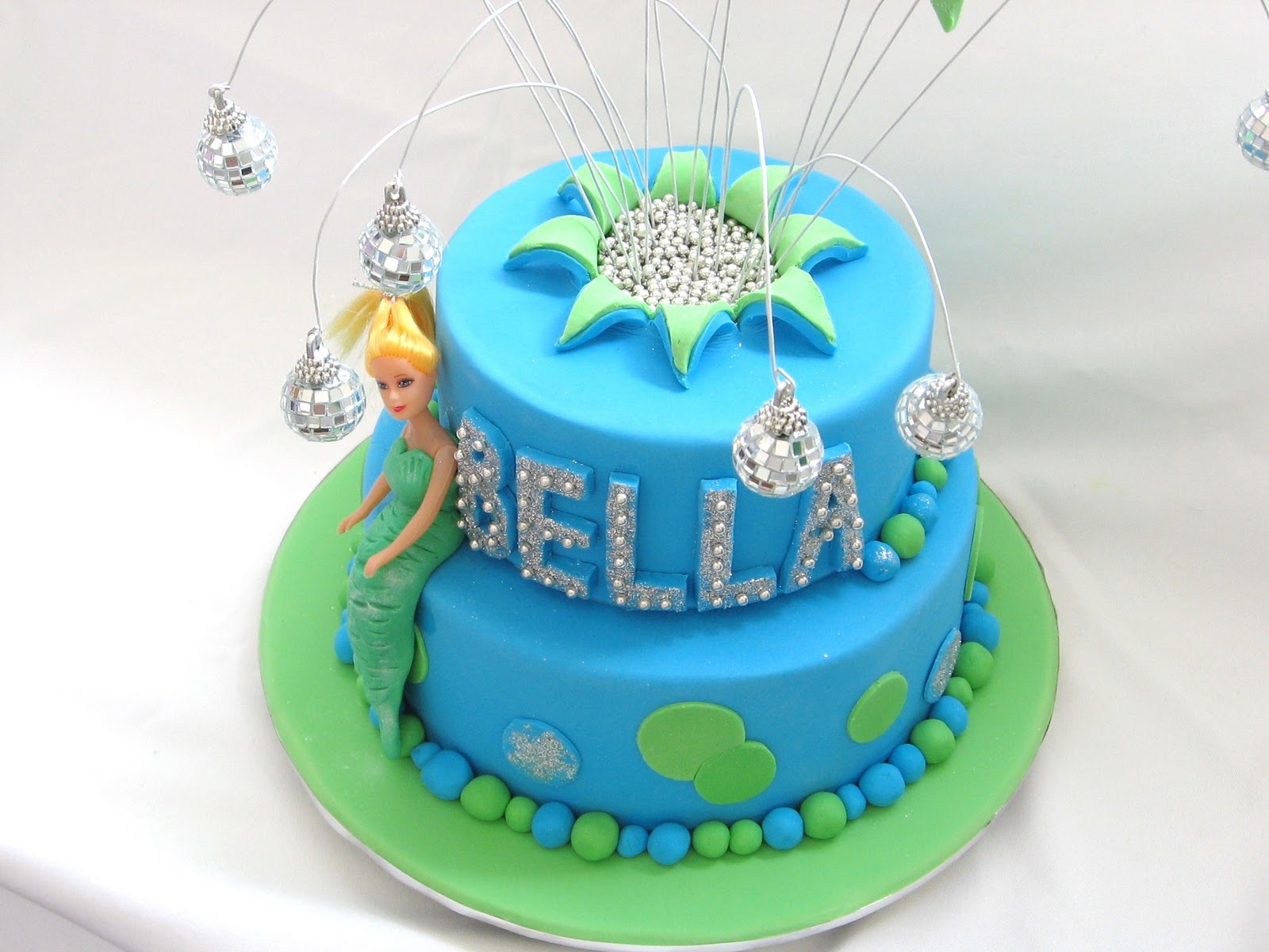 Rachel Warner Cakes Bellas Discoball Mermaid Cake