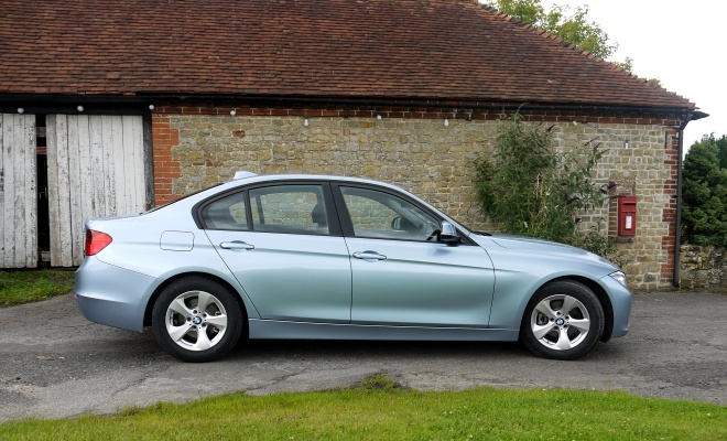 BMW 320d Efficient Dynamics - side view