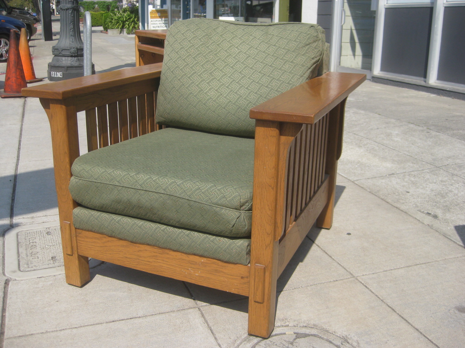 UHURU FURNITURE & COLLECTIBLES SOLD Mission Style Chair 125