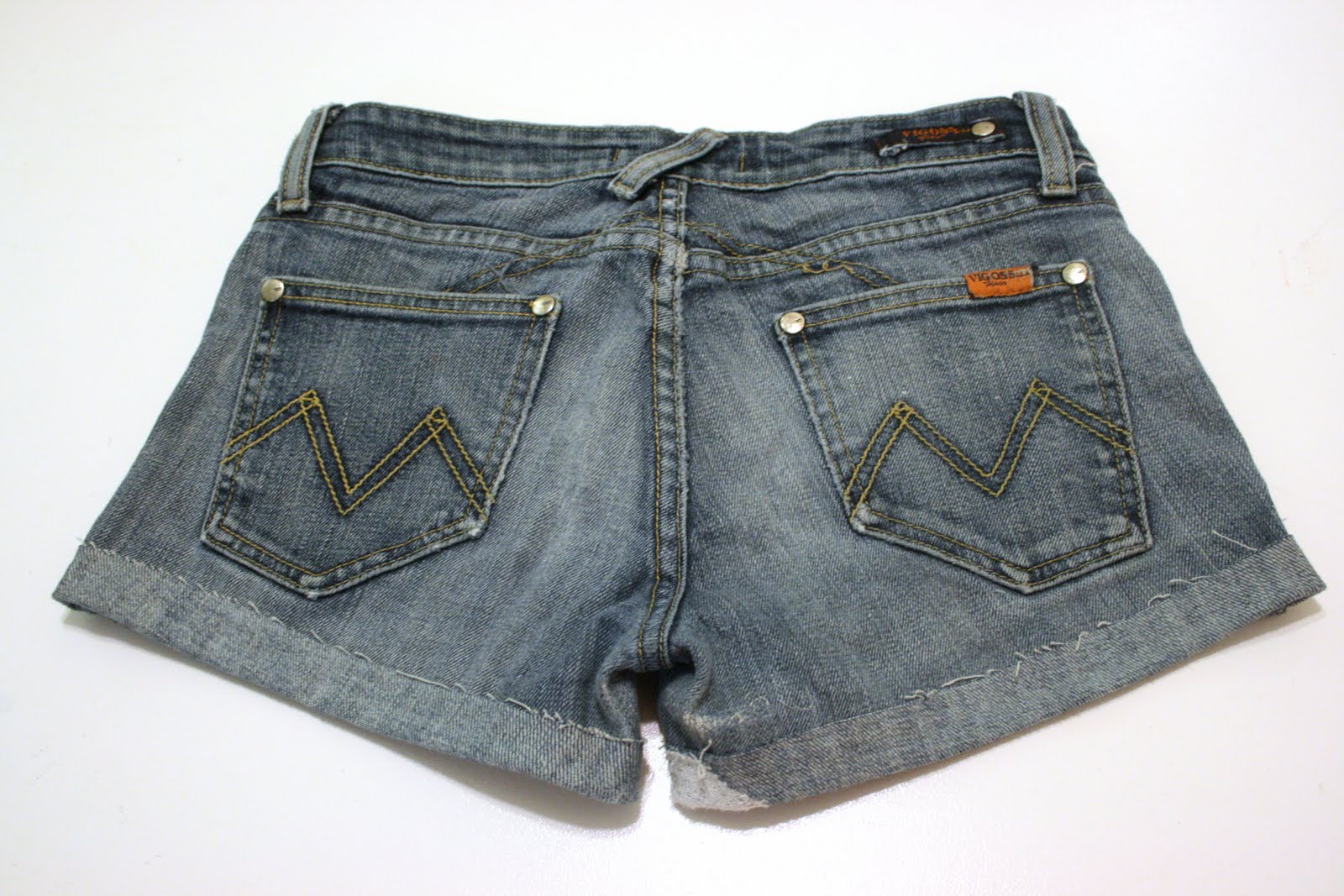 This summer's DIY cutoff jeans shortsTutorial! / Create / Enjoy