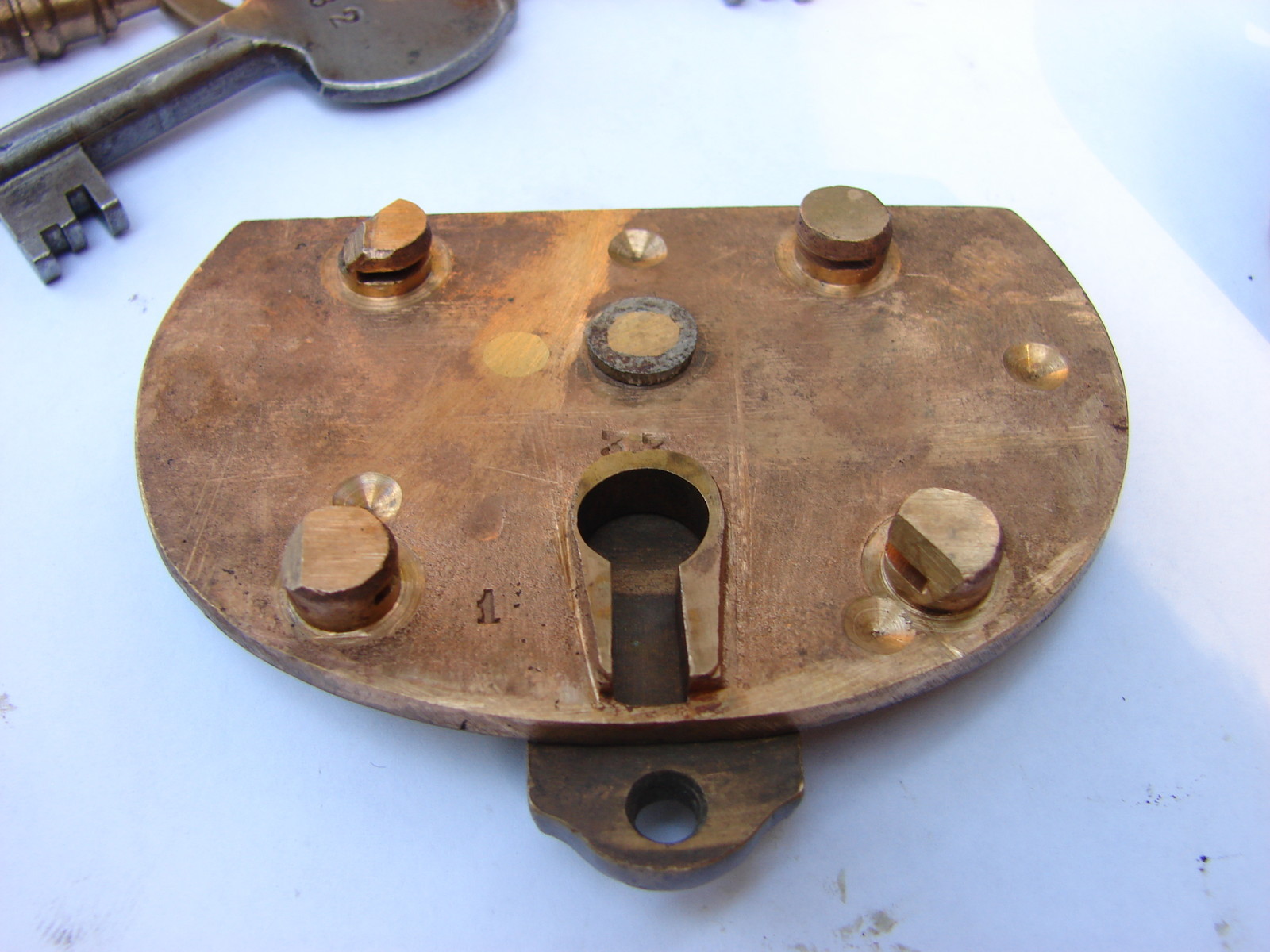 RestraintsBlog LARGE BRASS SEAL LOCK