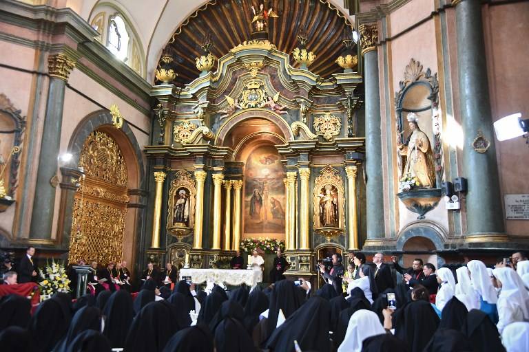 NAZARENAS, ESCENARIO PAPAL