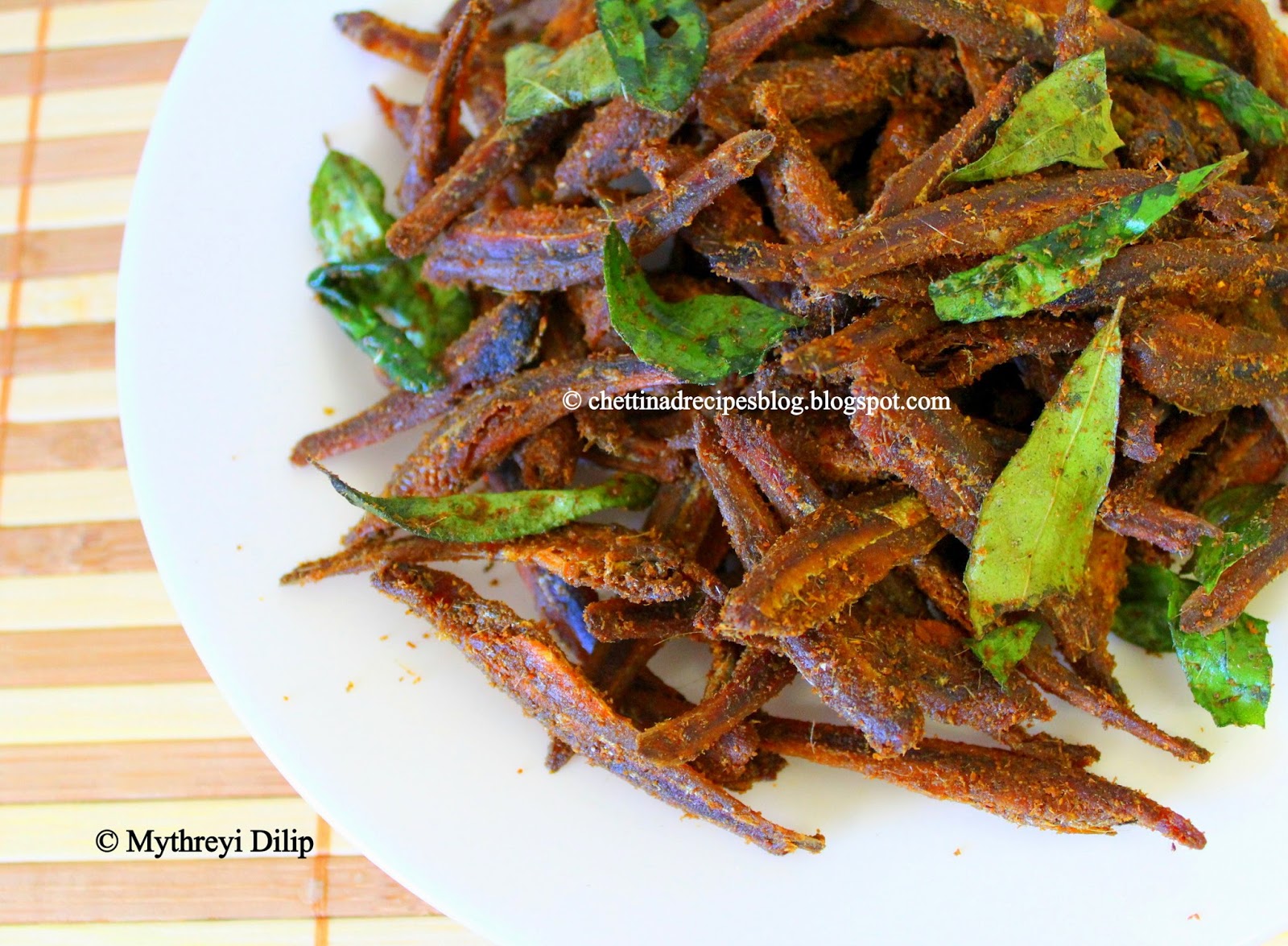 Nethili Karuvadu Varuval / Dried Anchovies Fry Chettinad Recipes