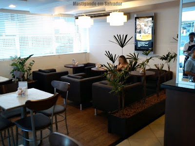 Fran's Café: Ambiente interno da loja de Ondina