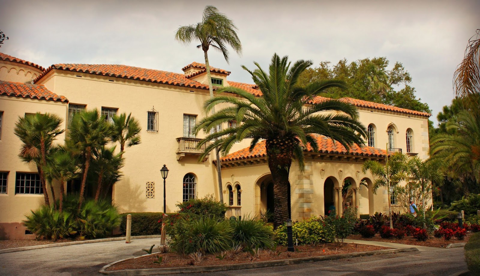 Mad Snapper Powel Crosley Estate