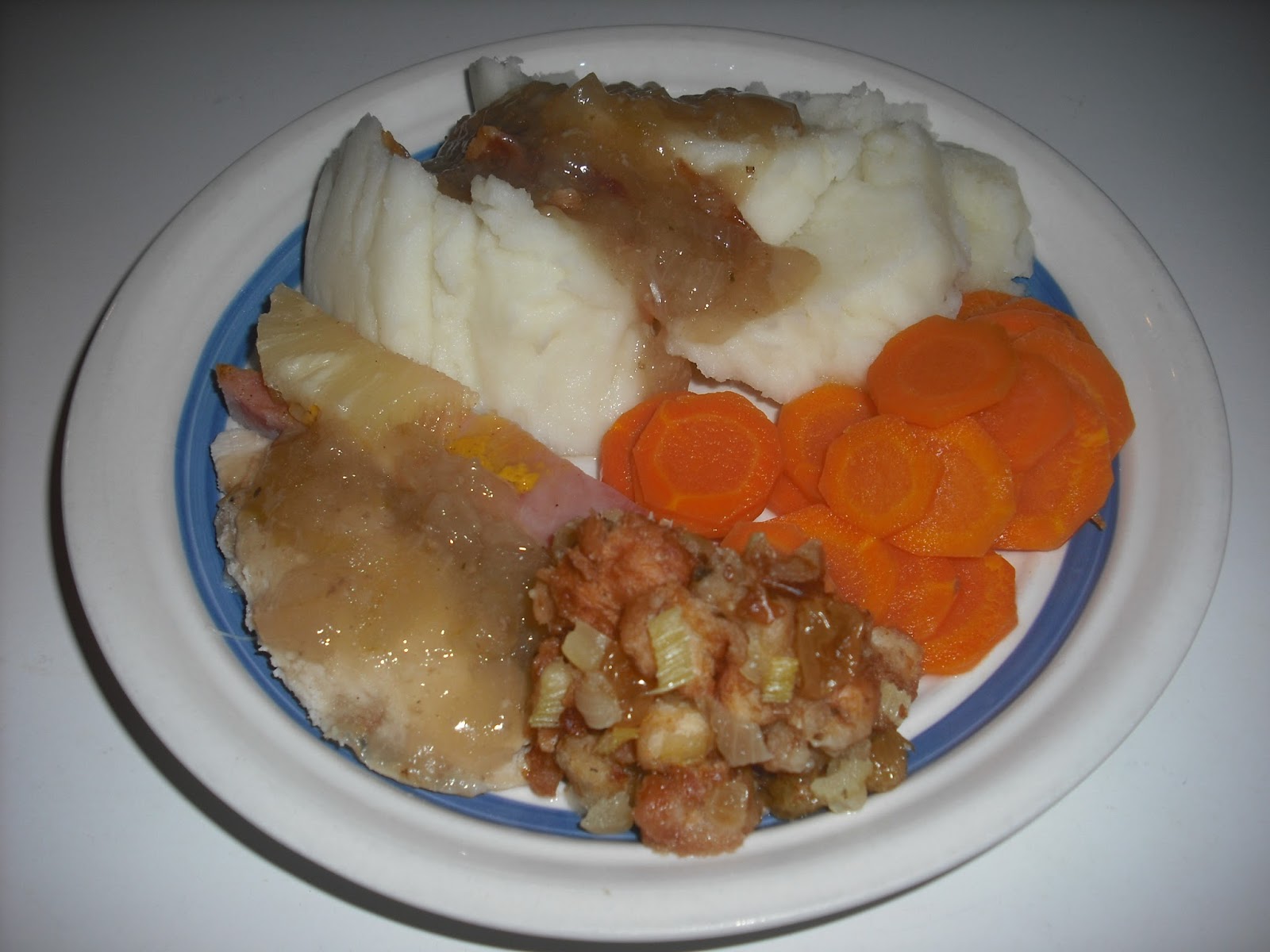 Recipe Marketing Turkey Dinner With Mashed Potatoes And Carrots